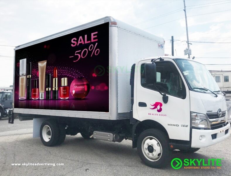 Vehicle Sign for Aluminum Truck Van Hino195 - Full Body Wrap