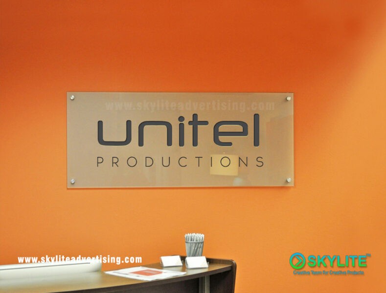 UV Printed Glass Logo Signage